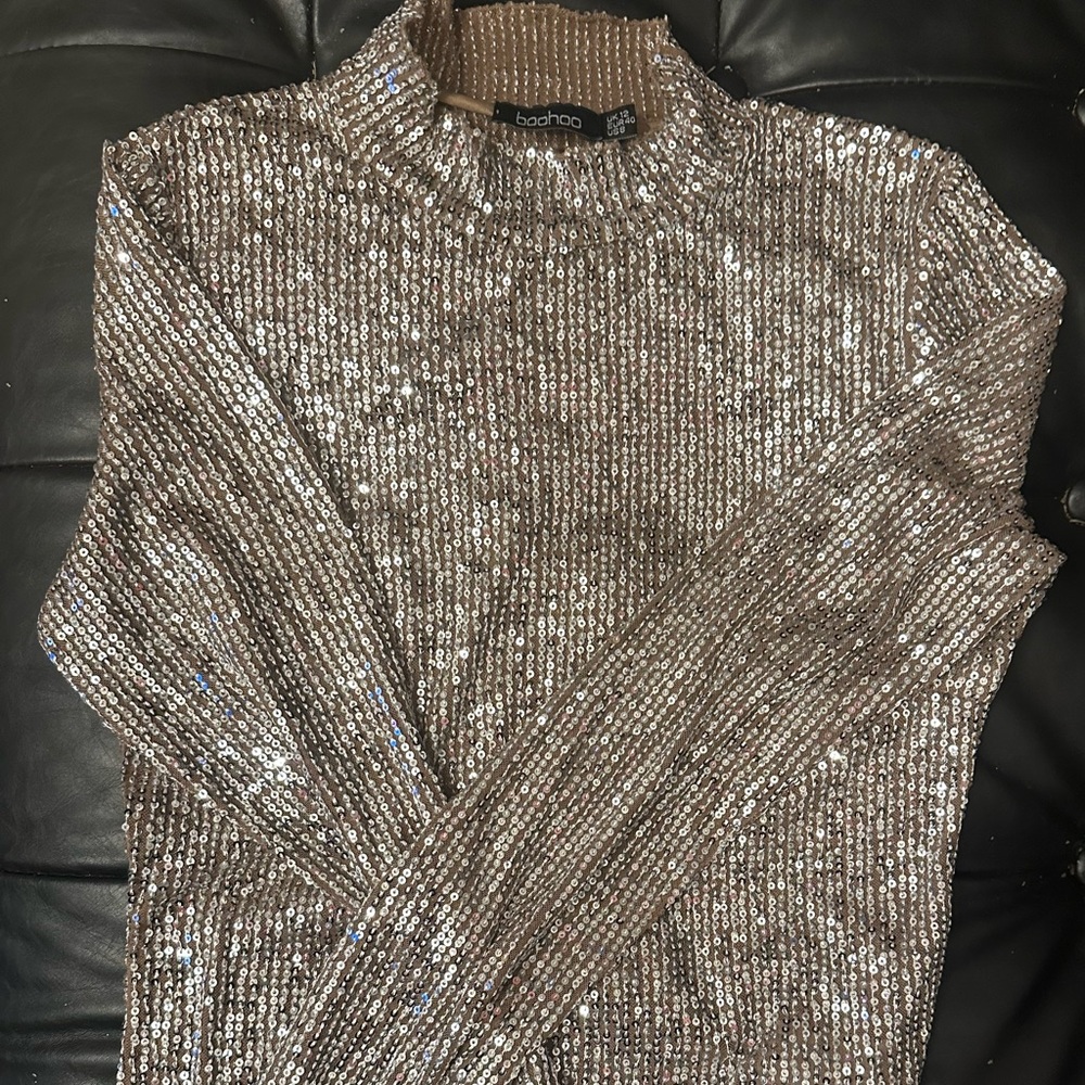 Boohoo Women's Glittering Long Sleeve Top - Silver
Y2K glitter party tank top
